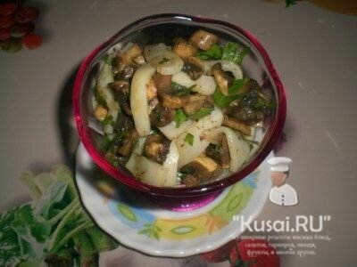 Салат из кальмаром с грибами