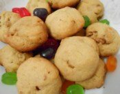 Медовое песочное печенье из кукурузной муки с грецкими орехами